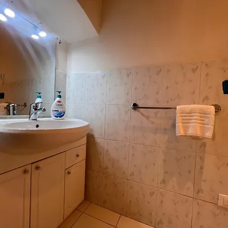 Apartamento Intero In Via Caffaro Numero 34 *